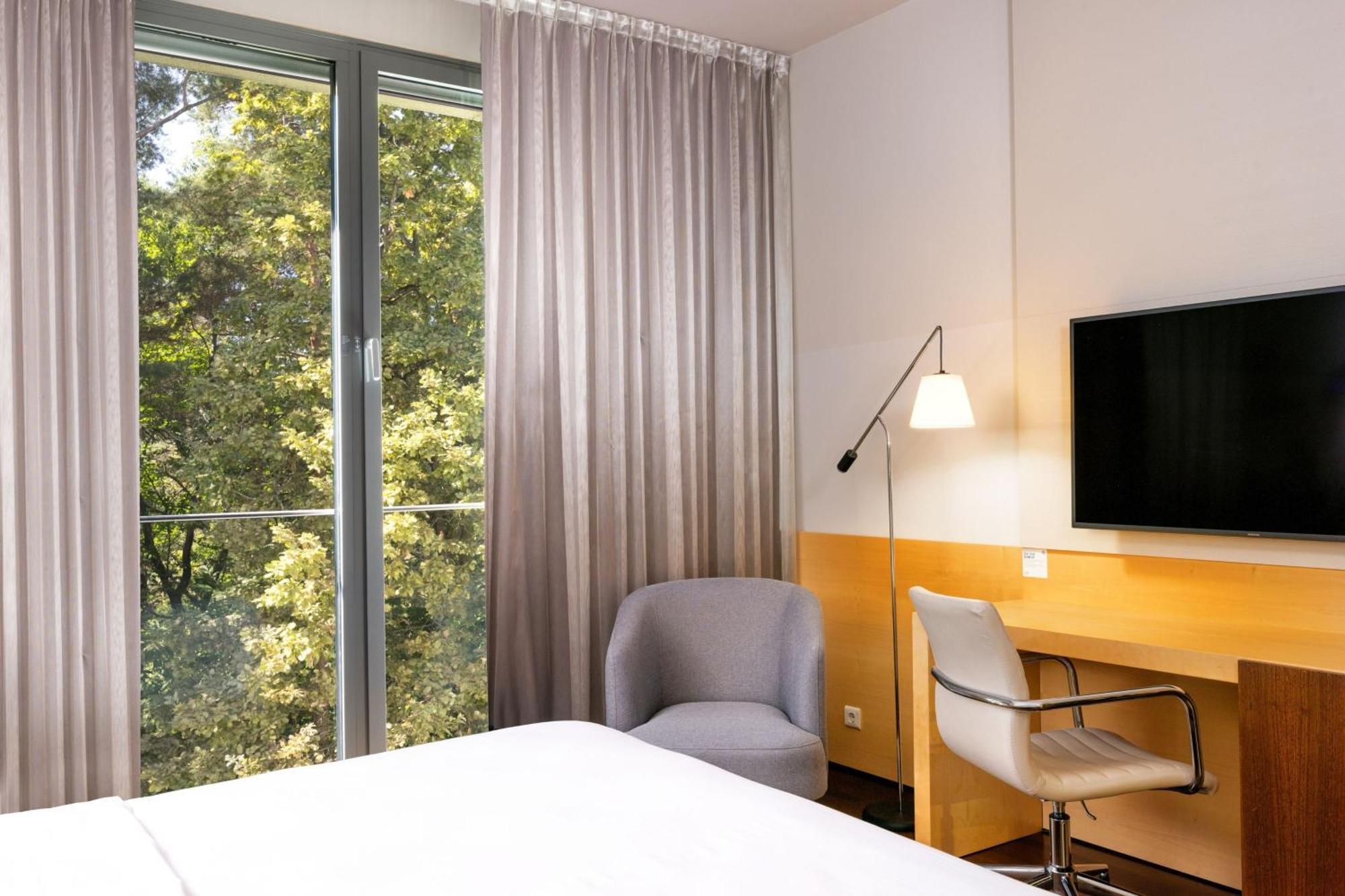 Four Points By Sheraton Mons 4*