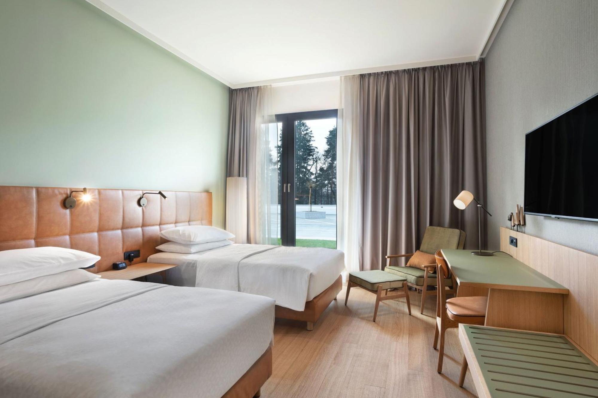 Hotel Four Points By Sheraton Mons